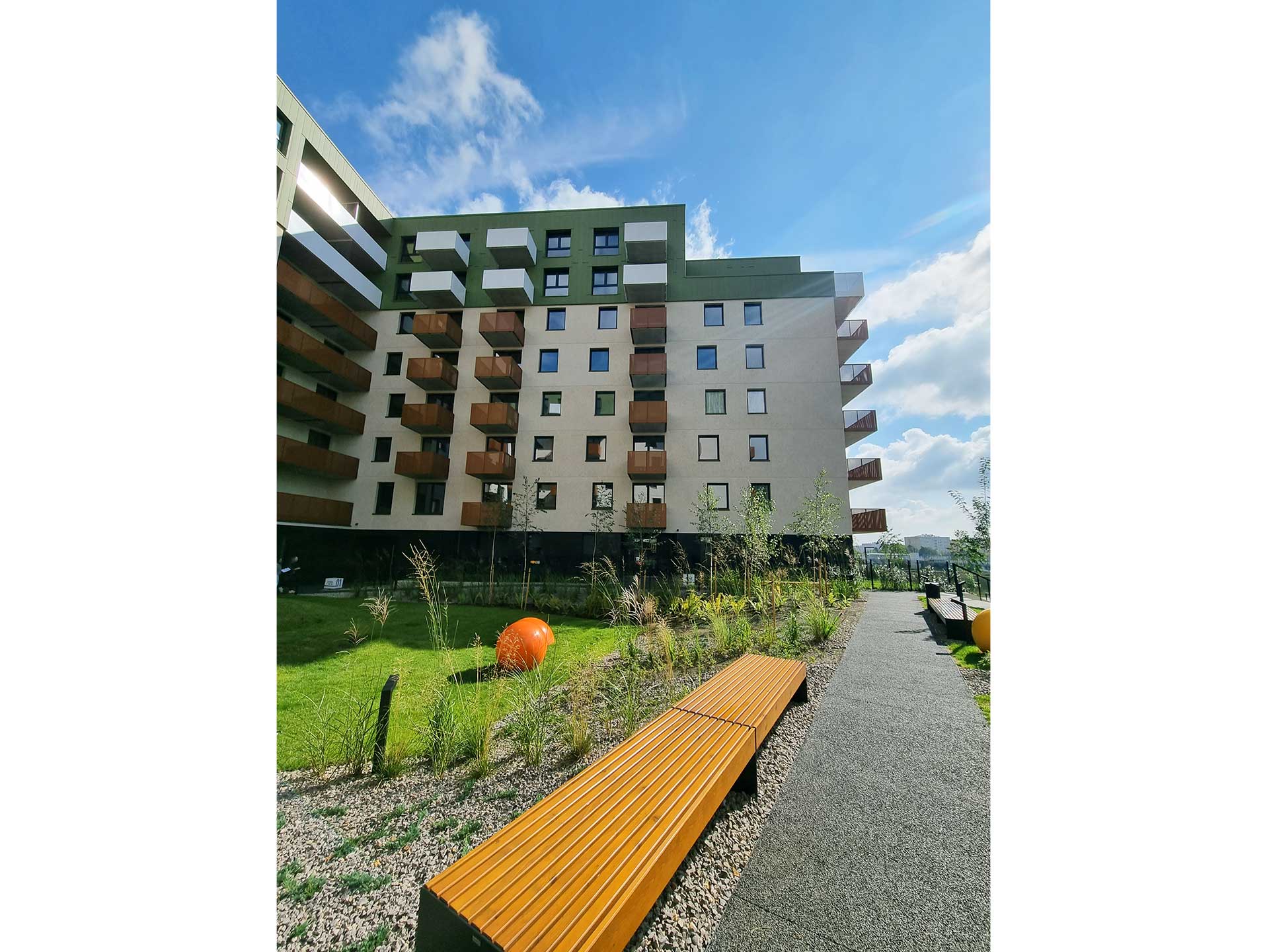 Realizacje-kaim-tech-elewacje-bloku-widok-pionowy